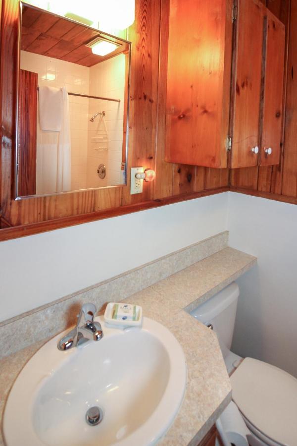 Bamboo Apartments Holmes Beach Extérieur photo